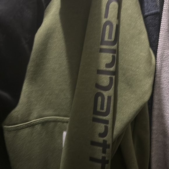 BRAND NEW NEVER WORN mens carhartt hoodie with logo on sleeve NO LOW BALLERS ! - Picture 2 of 8